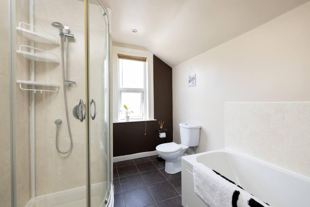 Pure B - Welcoming Bath City 3 Bed House Free Parking & Wifi 외부 사진